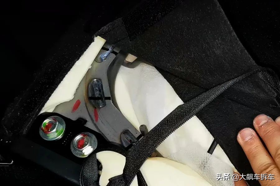 看见的光鲜亮丽，看不见的能省就省