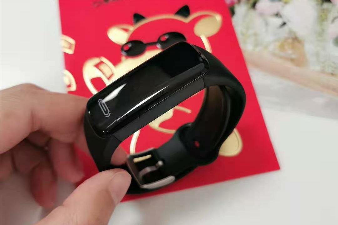 didoR6智能手环：送给准大学生表妹的礼物