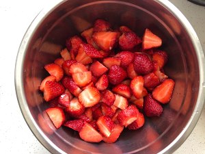 自制无添加草莓酱做法简单好储存,自制草莓酱不用淀粉和白糖