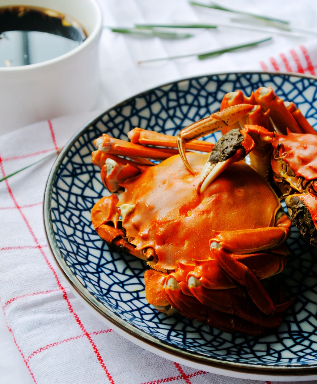 蒸螃蟹用冷水还是热水,蒸螃蟹用水还是热水好