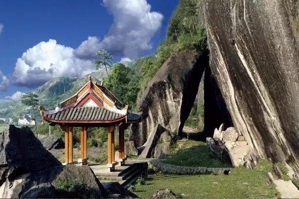 浙江隐藏一座仙境,浙江距离杭州1小时车程的城市