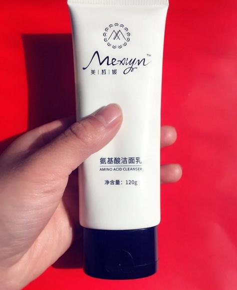 敏感泛红用洗面奶洗脸,男士敏感肌容易泛红修复洗面奶