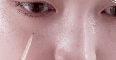 欧阳娜娜、宋祖儿都化过，承包热搜的雀斑妆到底有什么魔力