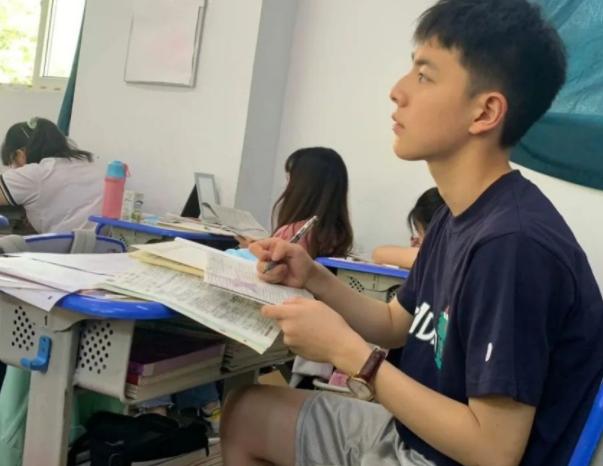 高中生标准身高表出炉,高中生身高实测校园