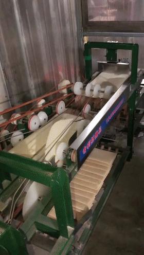 看看这几个工厂机械的动图，看着好像还挺有意思的啊