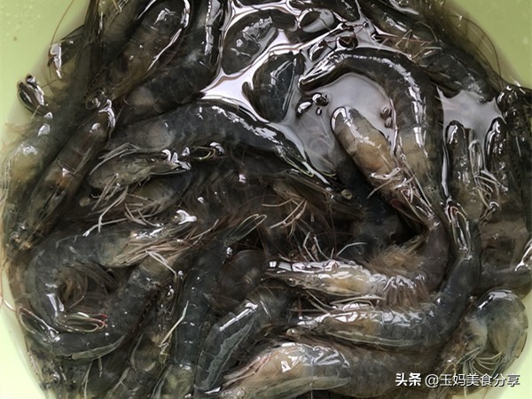 新鲜虾怎么保存几个月都不会坏,正箱鲜虾保存应放冷藏还是冷冻