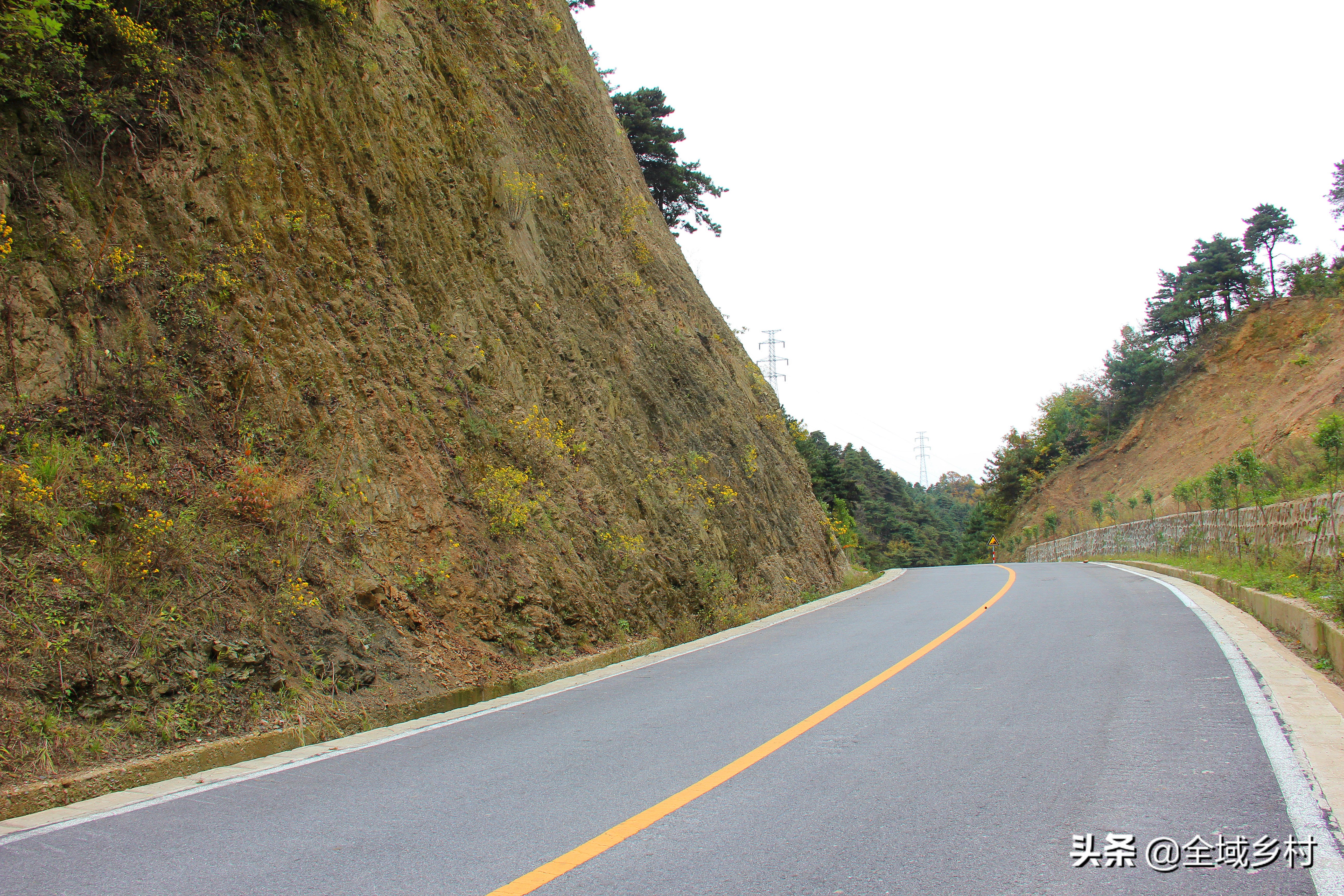 密云深山自驾游最佳路线,深山的一条天路