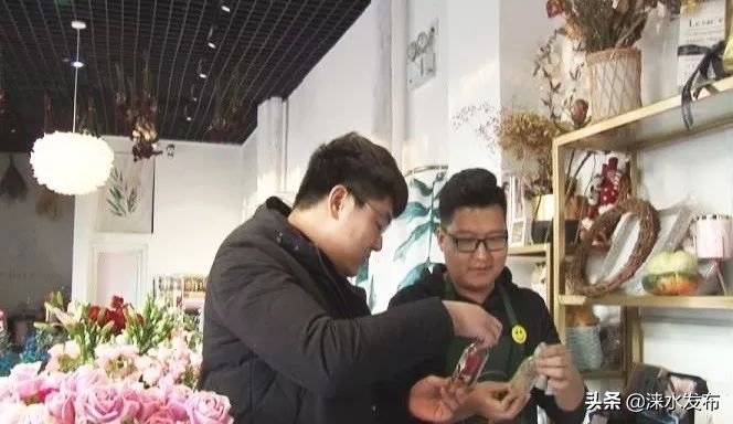 以花为媒，涞水的小哥哥拥有让女孩羡慕的别样人生！