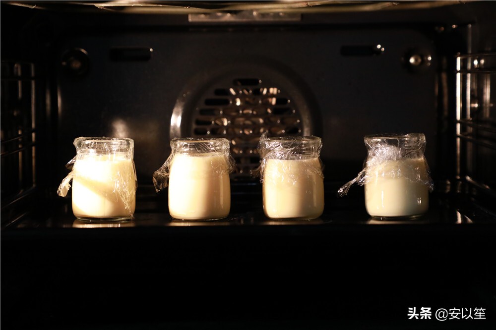 烤箱做鸡蛋牛奶布丁,用烤箱做牛奶布丁最简单的做法