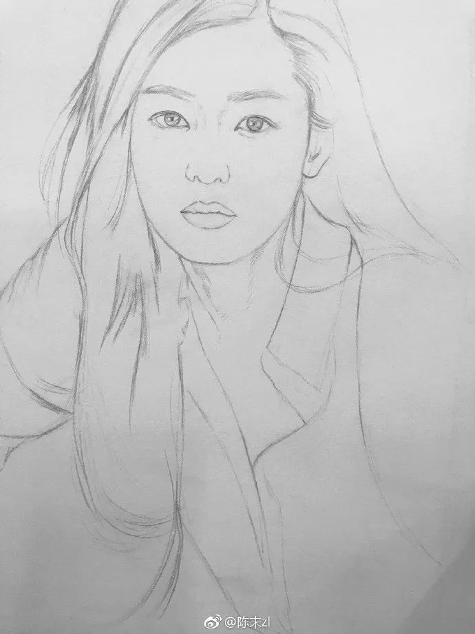 大学没毕业，95后妹纸用一支铅笔就撩到了范冰冰！这...