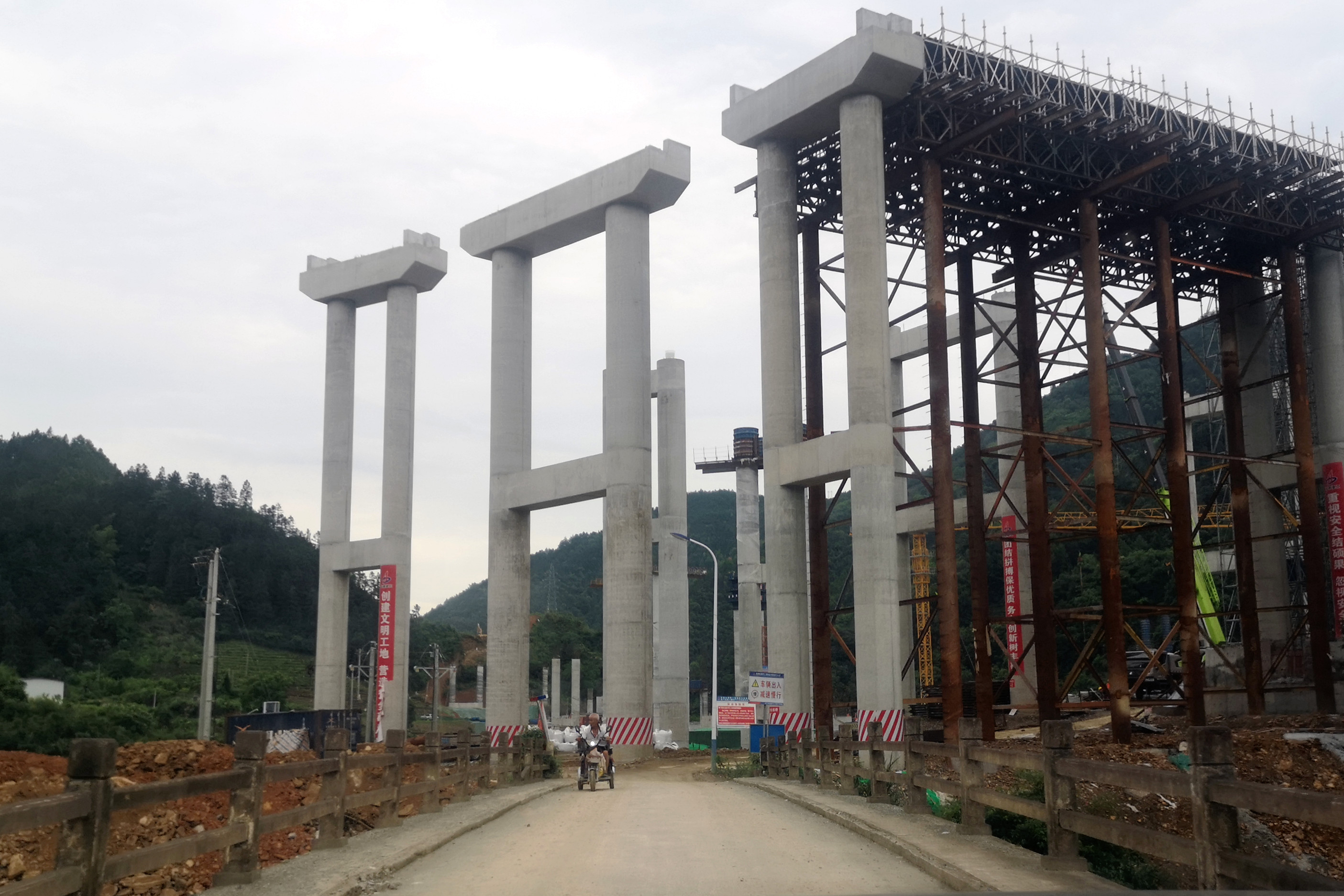 皖南川藏线惊险段视频,皖南川藏线惊险路段