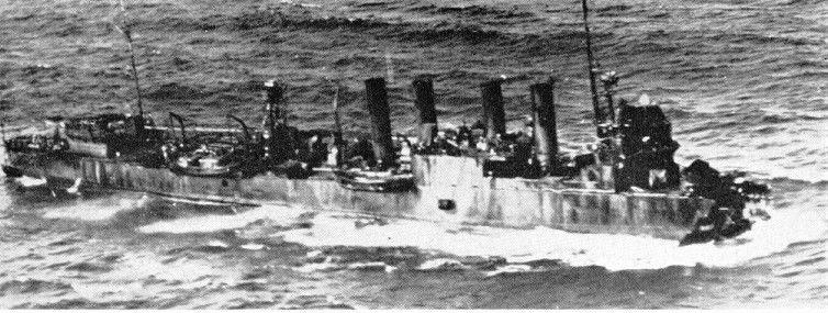 废弃战机改造成潜艇？伊朗绝密蛙人潜艇照片曝光