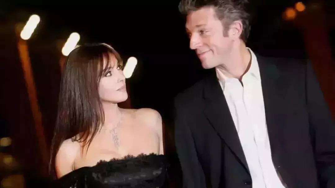 她是全球公认的最性感女神：“裸露”却不情色的人间*物尤**