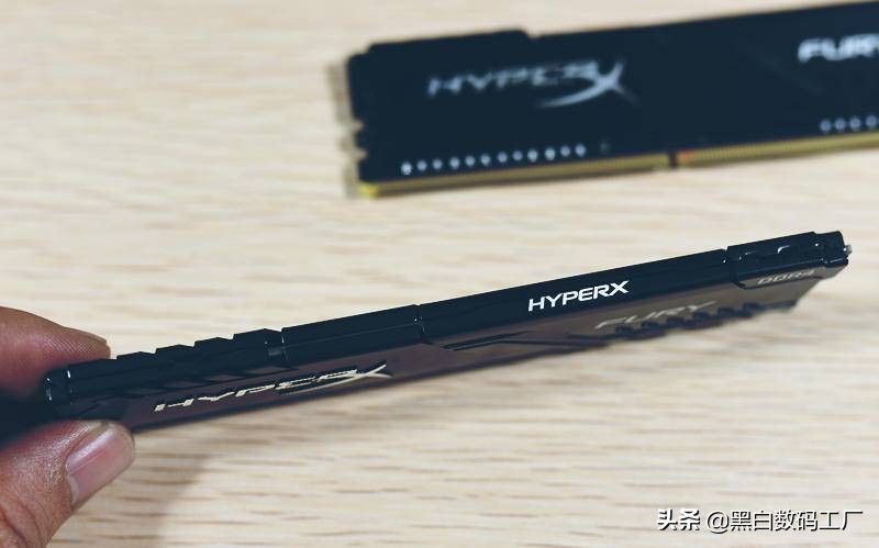 金士顿雷电3600内存是什么颗粒,金士顿雷电2400内存颗粒