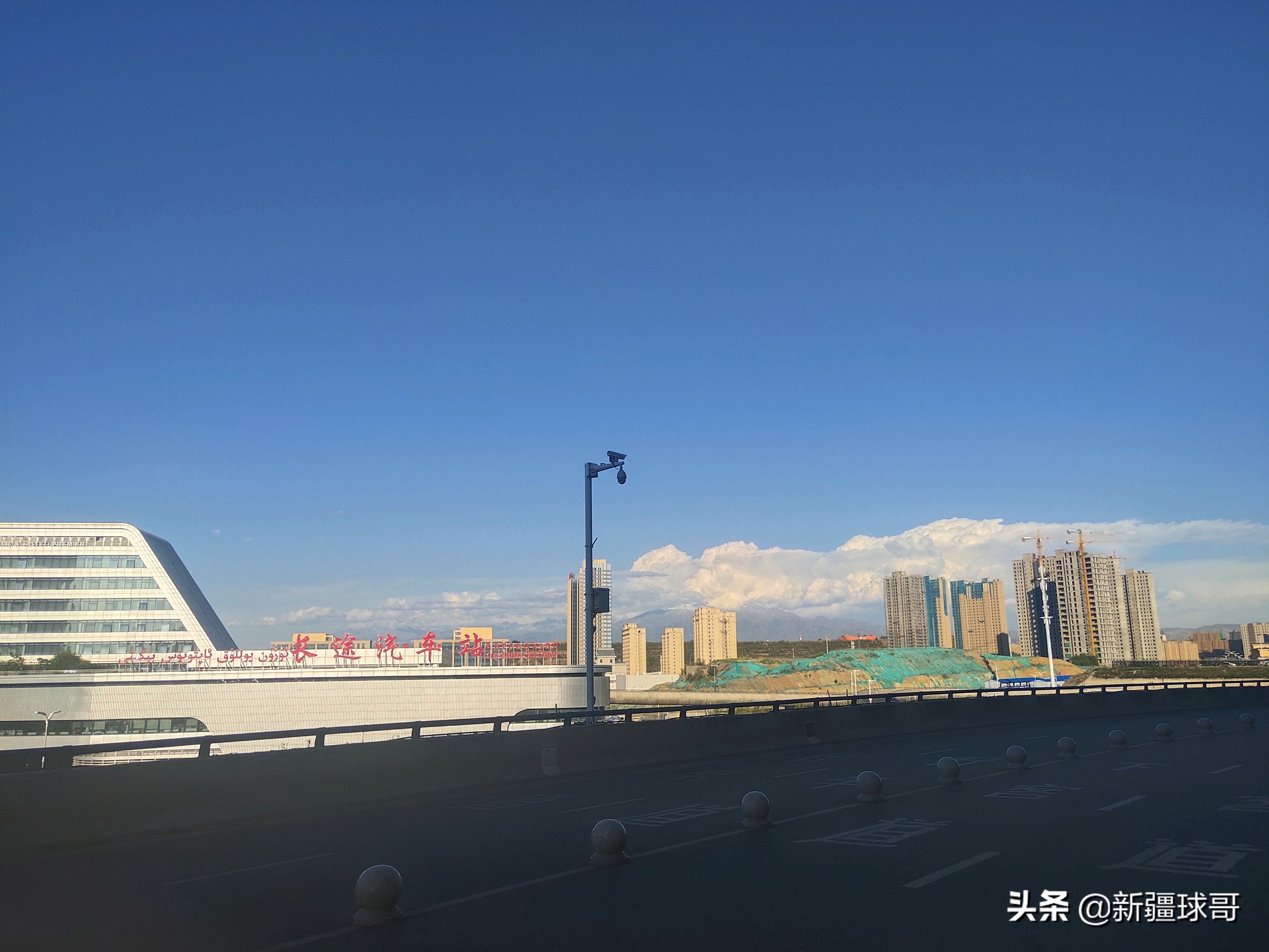 乌鲁木齐会展中心和经开区,乌鲁木齐会展新区和高铁新区比较