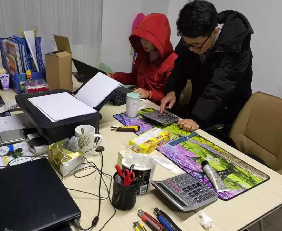 93年姑娘做微商年入百万,93年姑娘创业