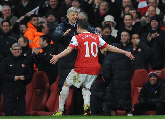 温格执教生涯最后一次对阵曼联,站在观众席的温格