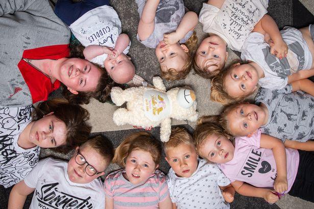 英国妈妈生21个孩子,英国妈妈生了12个孩子