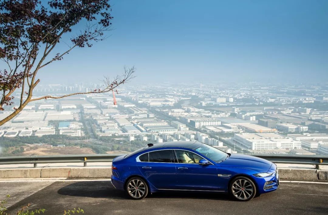 昆明秋名山弯道超车小试捷豹xel,彩云之巅抢先试驾全新捷豹xel