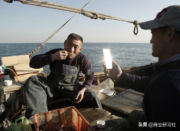 渔民直播卖虾,小渔村卖海鲜一年赚50亿