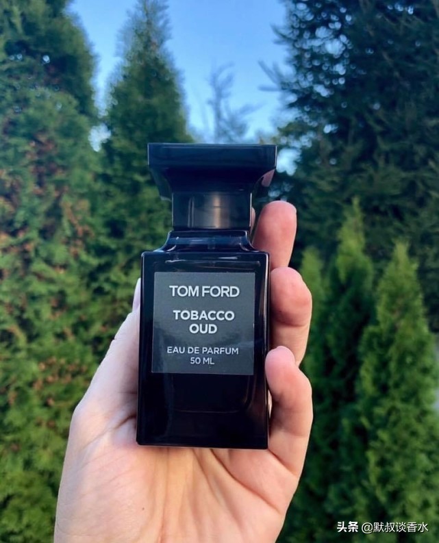 TF*草烟**乌木行走的成熟“荷尔蒙”男友香水