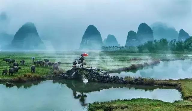 “口红一哥”李佳琦，旅行出门带哪只口红？