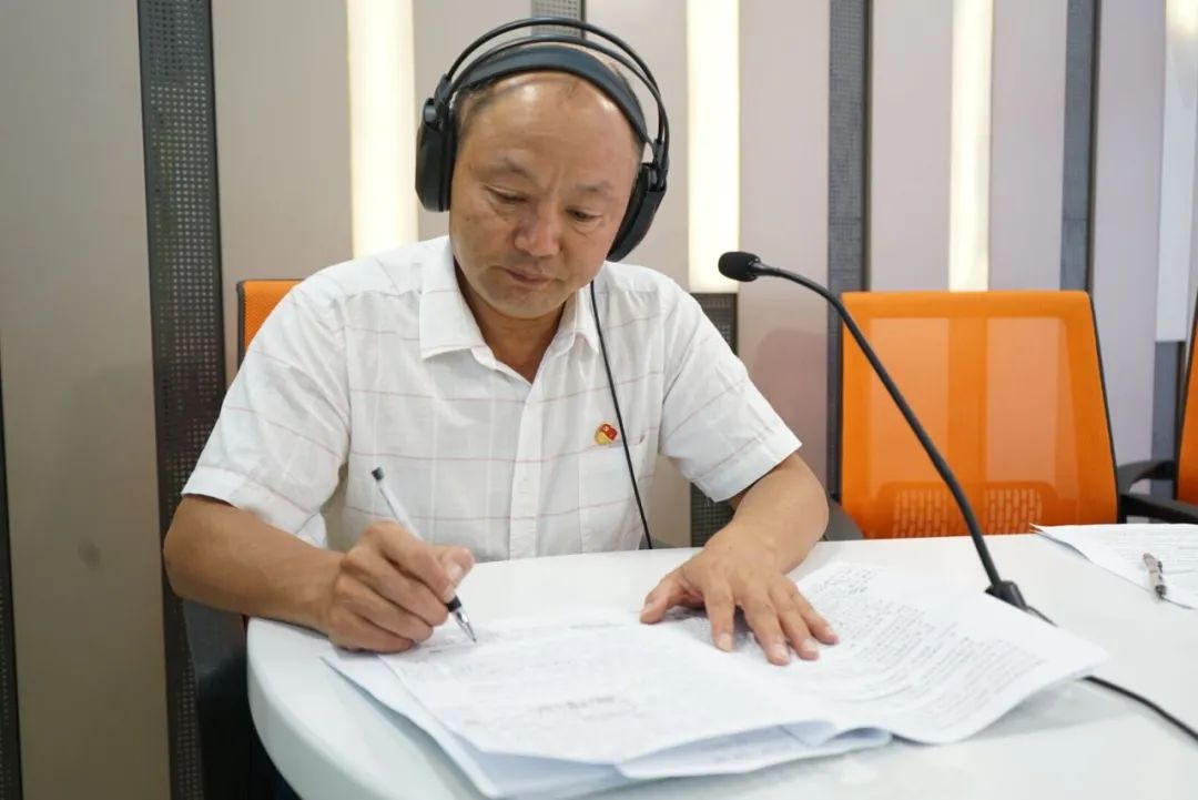 「先锋侠」福州要建100个足球场？官方回复