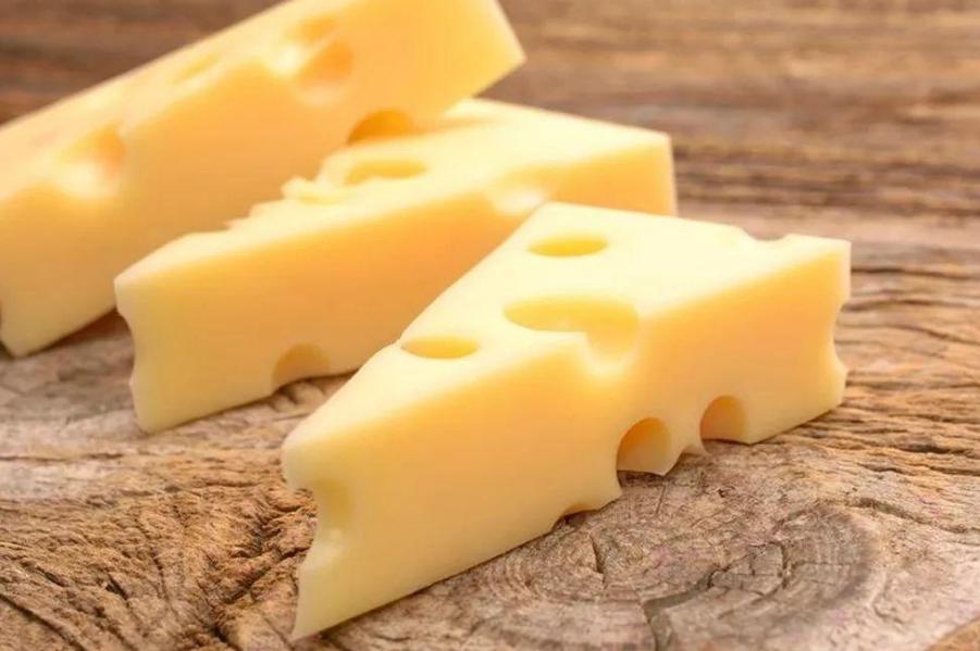 40天左右的狗狗喂什么食物好,二个月狗狗喂什么食物