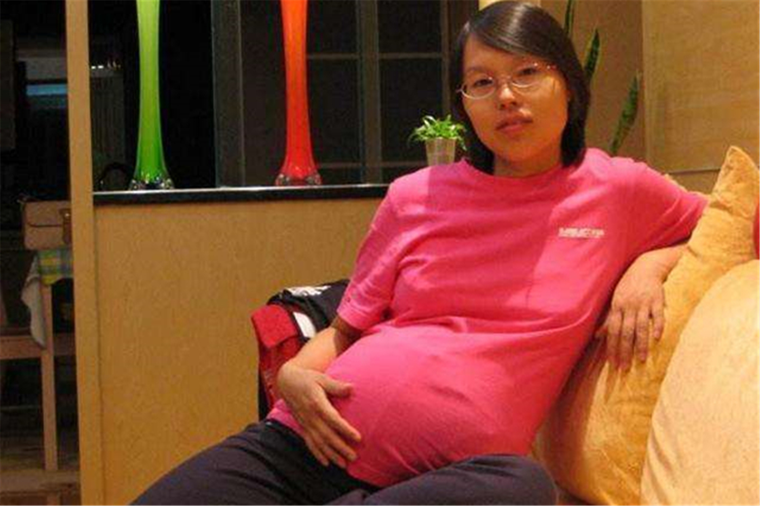 孕晚期胎儿突然发动怎么办,孕晚期要发动了去医院