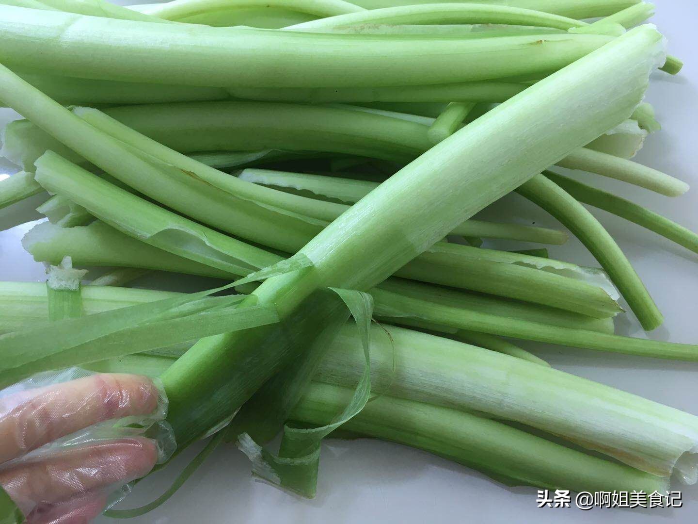 七月,我家早餐天天吃它,酸辣开胃,做一罐吃半年