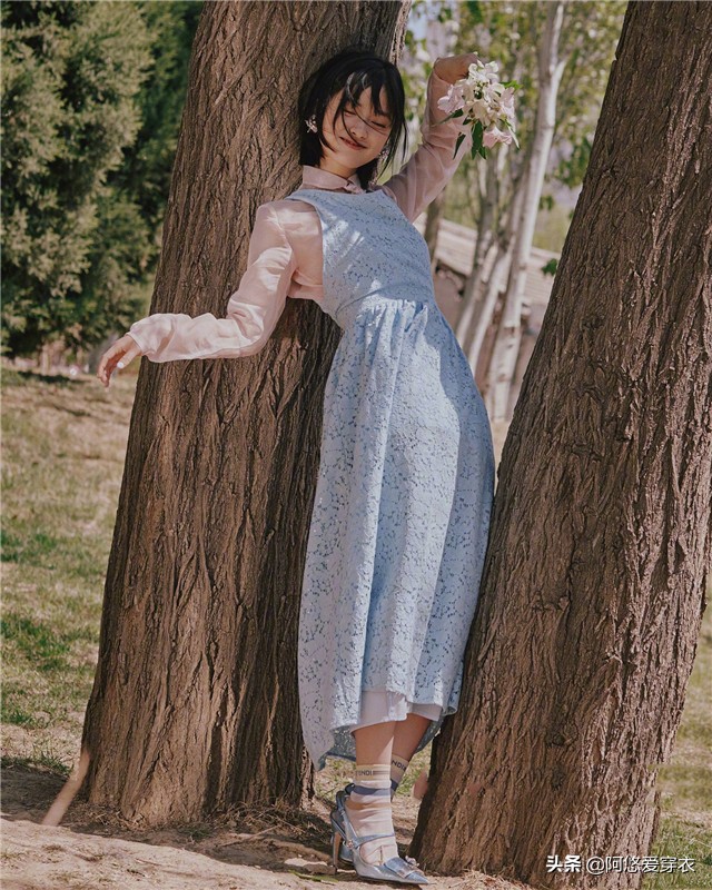 小个女生怎么穿更显高?快向王子文、沈月取经,会穿比例就是好