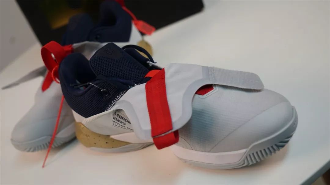 WEN开箱｜六百块的耐克版驭帅12？前后气垫，你喜欢么？