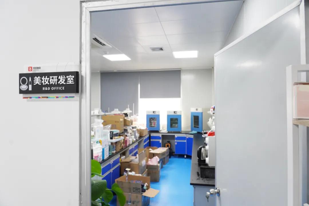 谁给辛巴下跪,谁和辛巴抗衡