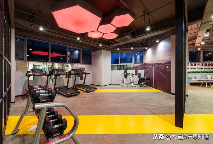 龙湖冠寓大连,大连高新园区龙湖冠寓旁边的空地