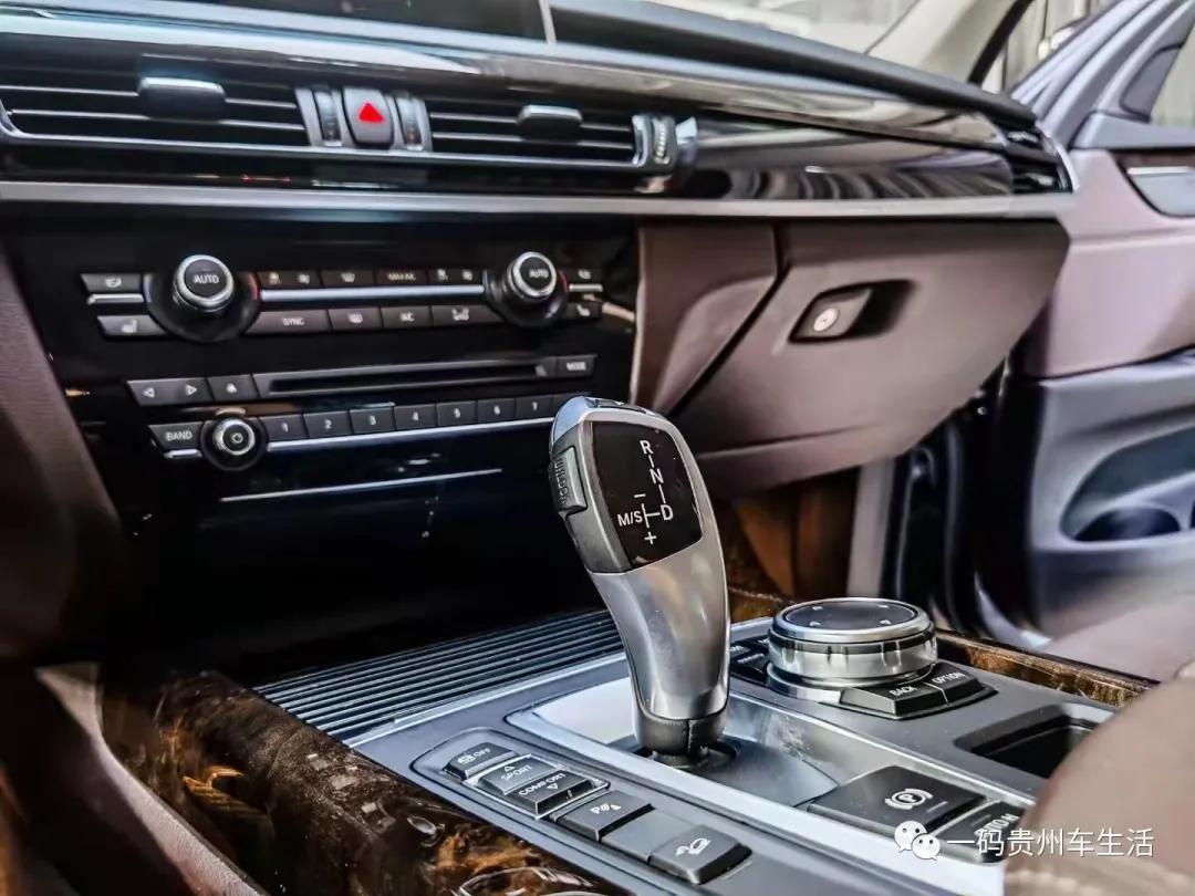 宝马x52.0和3.0哪个更值得入手,2022款宝马x540i尊享型m运动套装