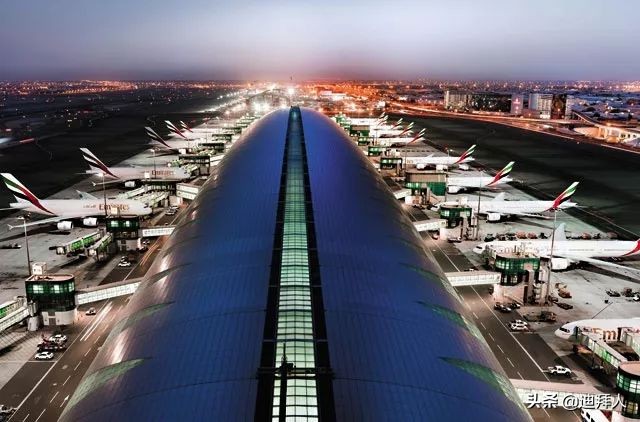 阿联酋国庆节,庆祝第73个国庆节