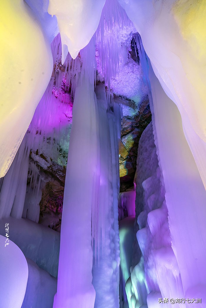 万年冰洞自然奇观,山西万年冰洞