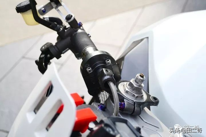 19款SYM新车发布，搭载ZXR400引擎，超炫涡*大轮**灯指纹启动