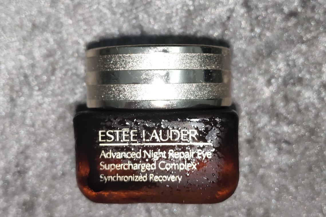 雅诗兰黛哪个眼霜去黑眼圈效果好,雅诗兰黛眼霜去黑眼圈效果比较好