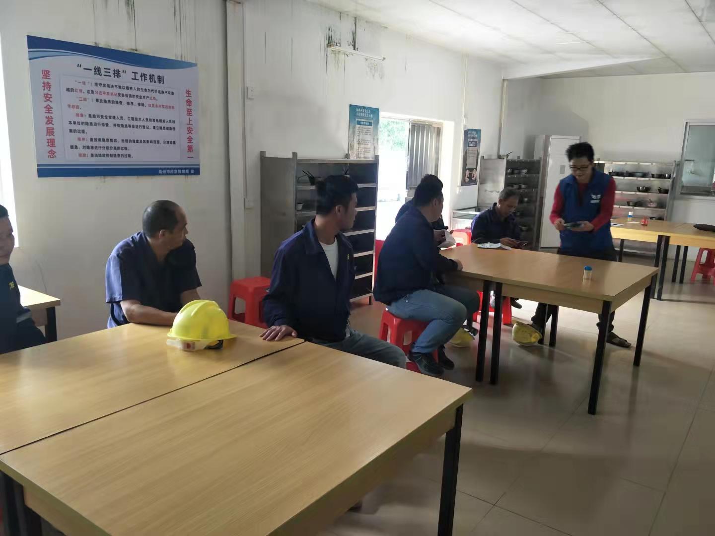 民警深入辖区开展禁毒尿检,派出所通知涉毒人员尿检