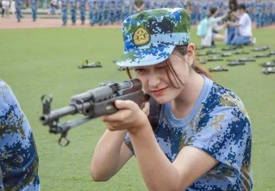 都是军训为什么差距那么大,军训都一样吗