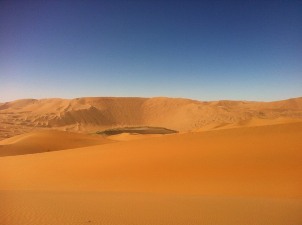 徒步穿越巴丹吉林沙漠路线,穿越巴丹吉林沙漠四日游
