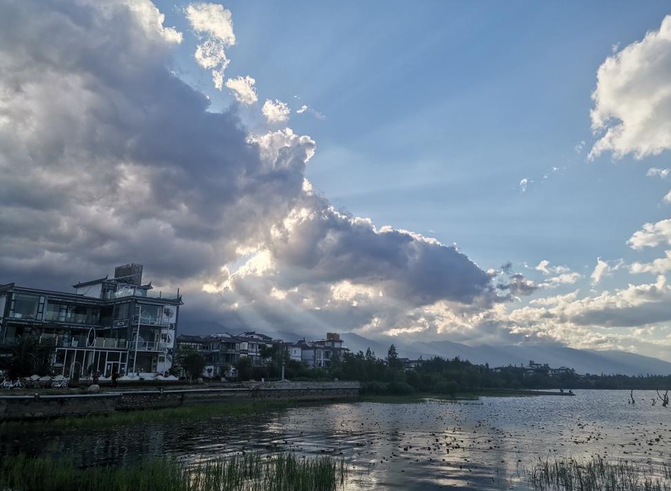 40岁裸辞找工作好吗,40岁裸辞后想做点小生意