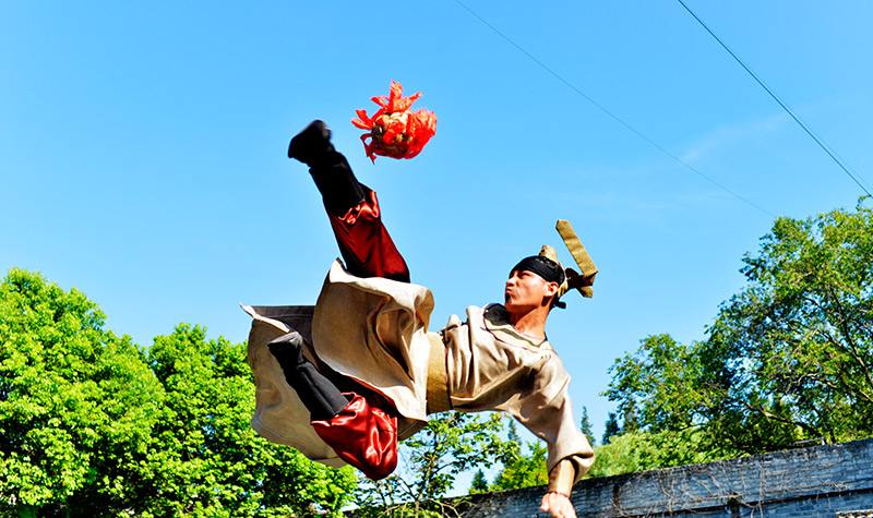 足球运动员训练完为什么要泡冰水,足球运动员训练后可以喝冰水吗