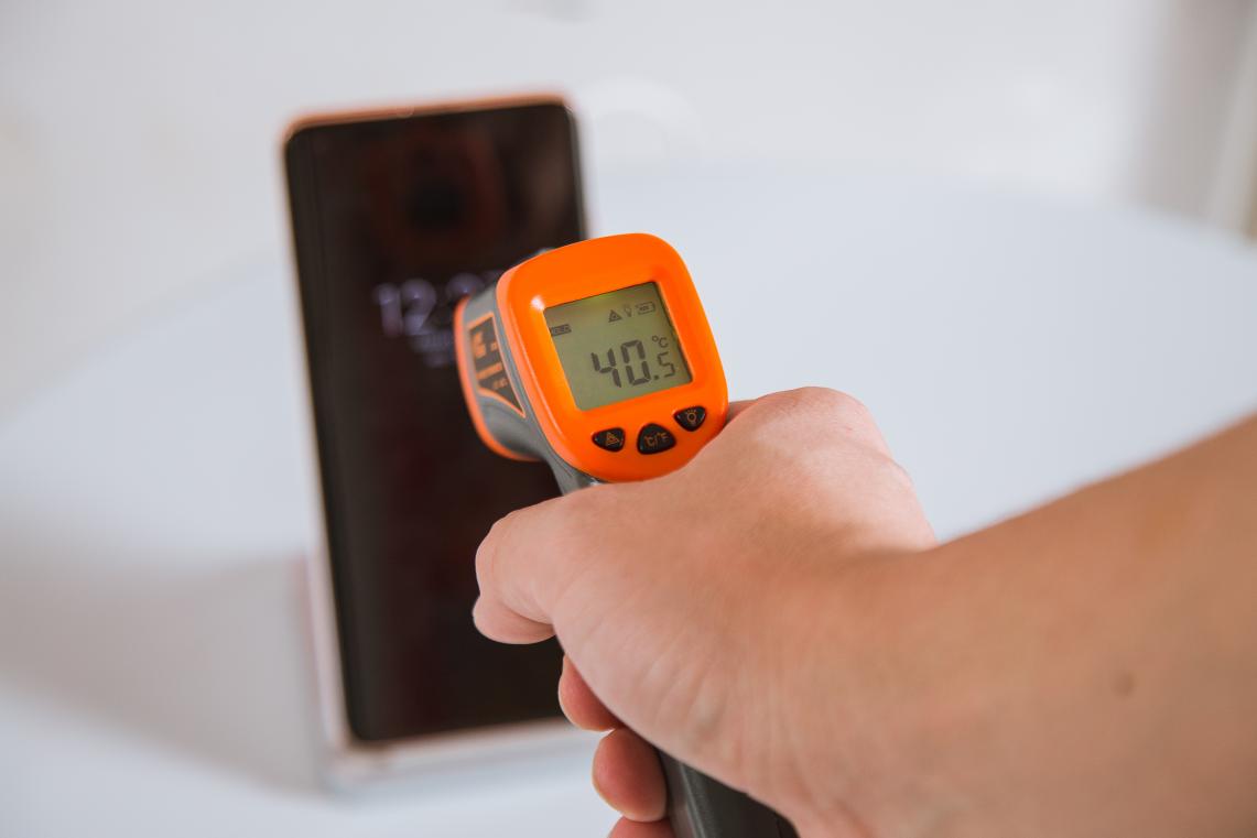 都有无线充电技术，华为OPPO小米实测对比，差距有多大？