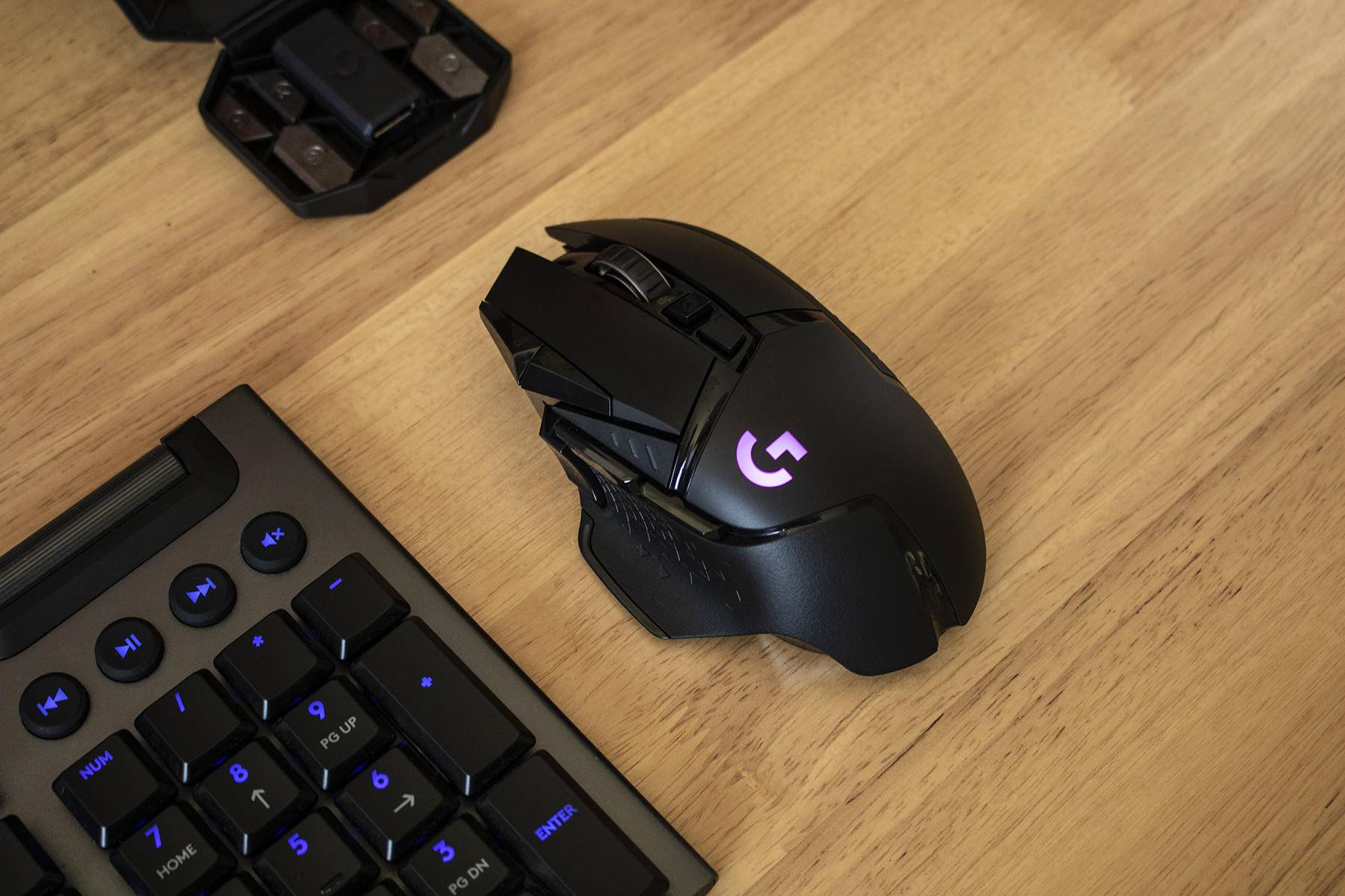 鼠标推荐罗技g502测评,血手幽灵鼠标es52pro对比罗技g502