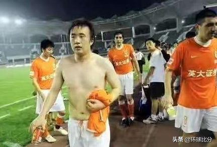 中国女足秀腹肌白斩鸡,女足脱衣庆祝第一人