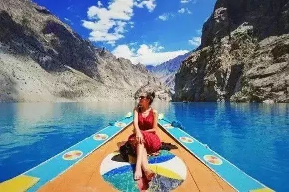 新疆喀什到巴基斯坦需要怎么过去,喀什通巴基斯坦公路