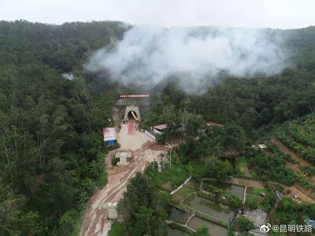 中老昆万铁路即将通车,中老昆万铁路隧道全线贯通