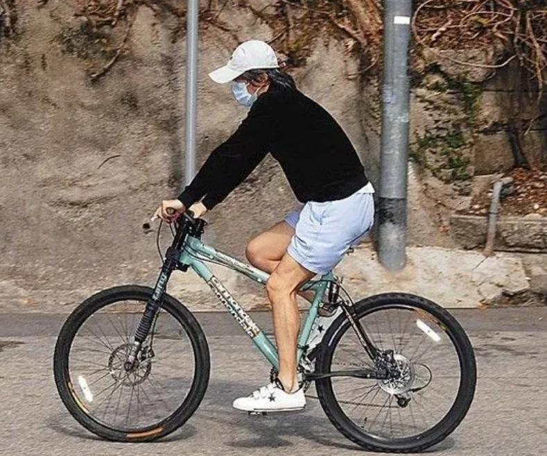 五十八岁的周星驰,58岁周星驰罕见亮相